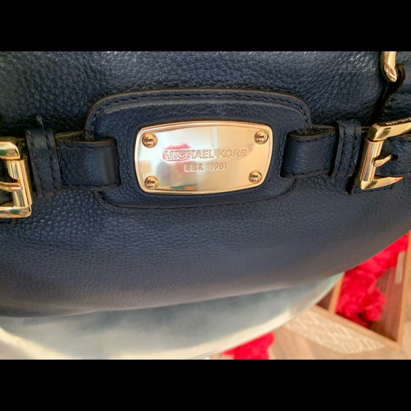 Michael Kors Blue Hamilton XL Weekender Bag. - Picture 3 of 6